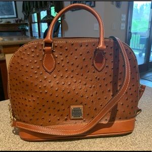 Dooney & Bourke hand bag
